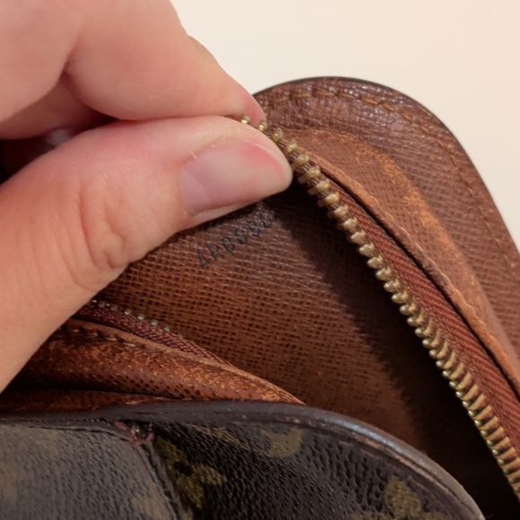 Authentic Louis Vuitton Orsay Monogram Canvas Clutch Bag Pouch Wristlet - Picture 11 of 16